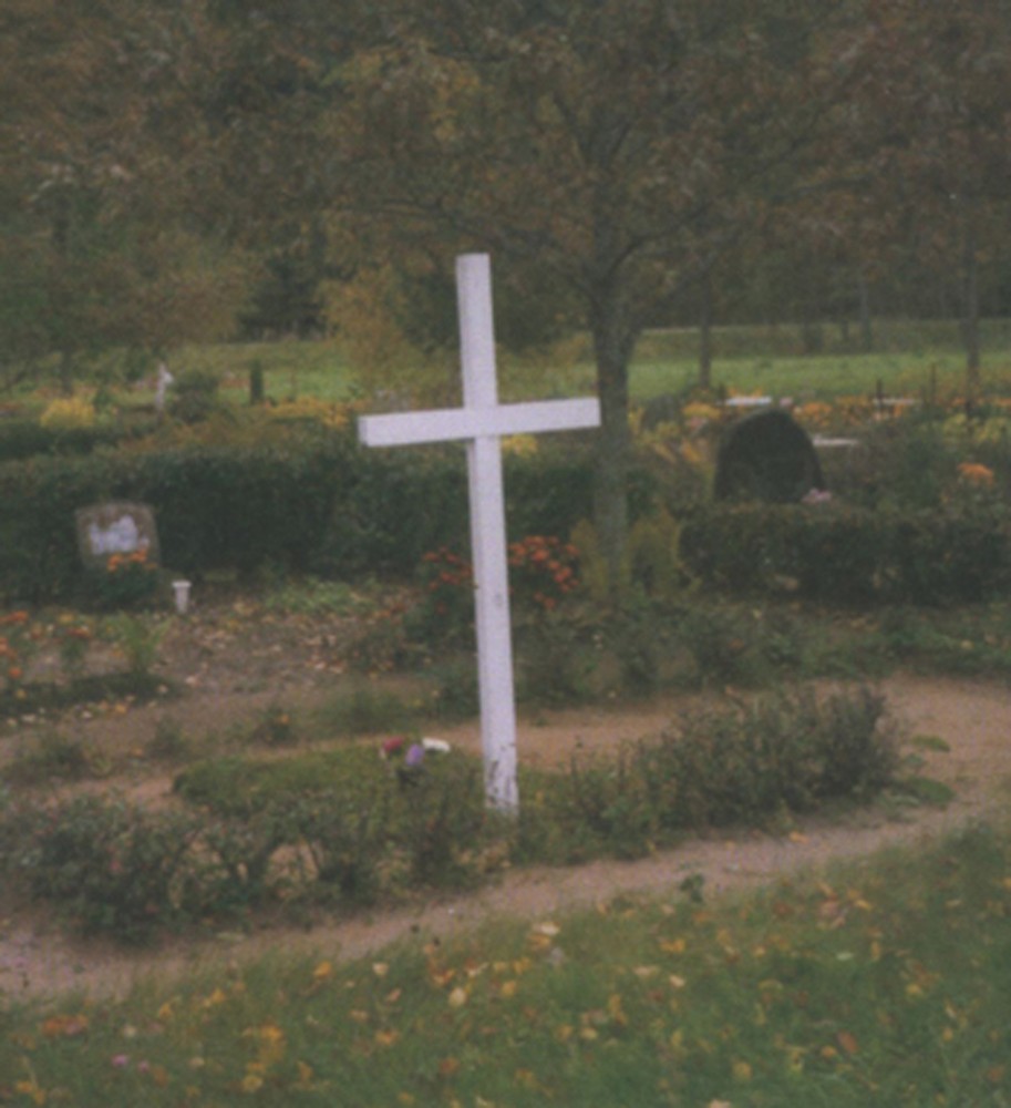 Номер фотографии 1 : Памятный знак жертвам советского режима : Валмиерский р-н, Каугуру, кладбище