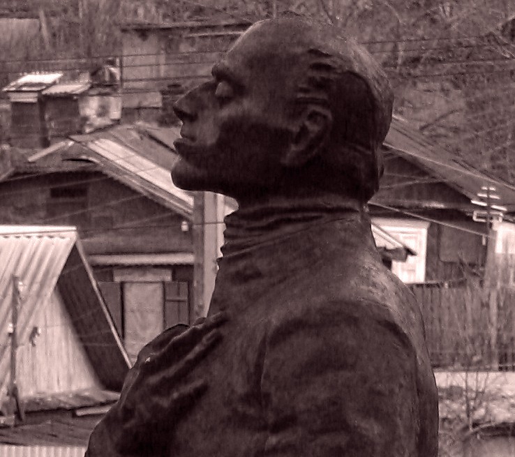 Фотография 2 : Памятник поэту О.Э. Мандельштаму, погибшему в пересыльном лагере  г. Владивостока в 1938 г. : фотограф strazir.livejournal.com