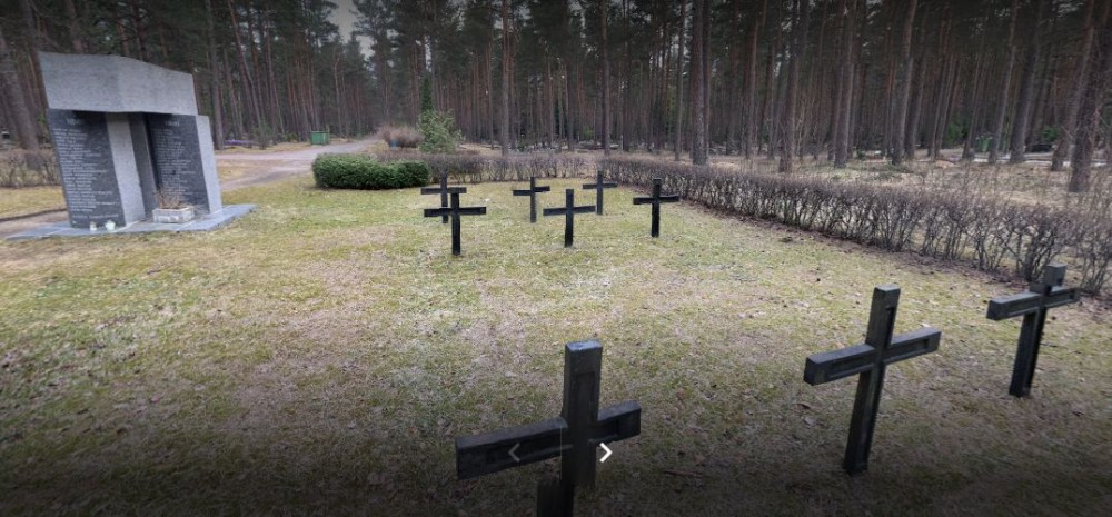 Номер фотографии 1 : Надгробный монумент казненным в 1941 г. : кладбище Лийва : фотограф Gerrit K (https://www.google.com/maps)