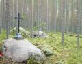 Фотография 4 : Памятные знаки на месте захоронения заключенных Беломорско-Балтийского лагеря НКВД : фотограф Ю. Дмитриев