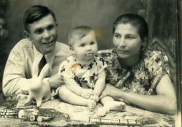 Владимир Игнатов с женой и дочерью